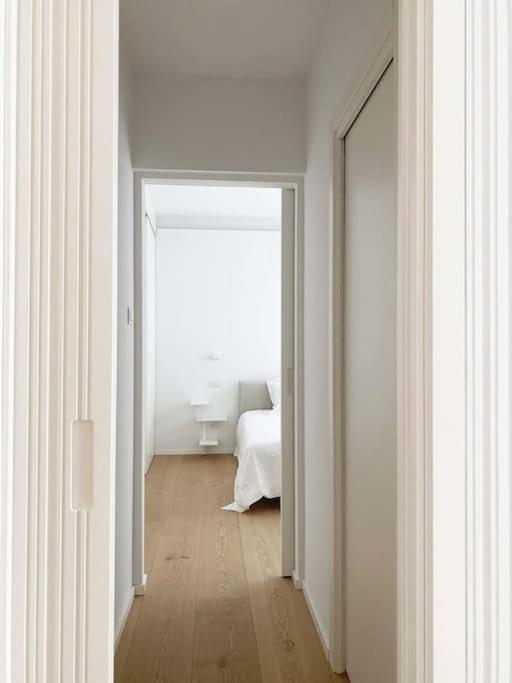 The Window On The Theatre And The Cathedral - Luxury Apartment Комо Екстериор снимка