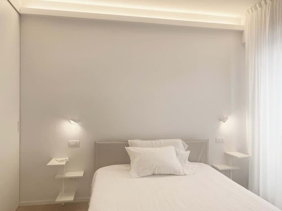 The Window On The Theatre And The Cathedral - Luxury Apartment Комо Екстериор снимка