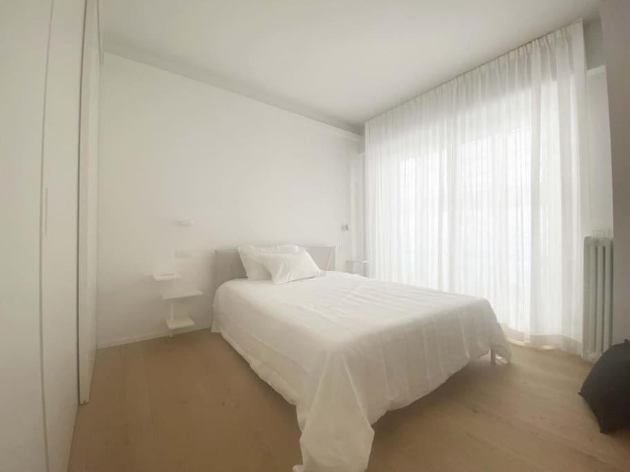 The Window On The Theatre And The Cathedral - Luxury Apartment Комо Екстериор снимка