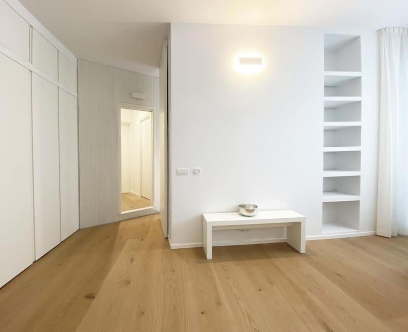 The Window On The Theatre And The Cathedral - Luxury Apartment Комо Екстериор снимка