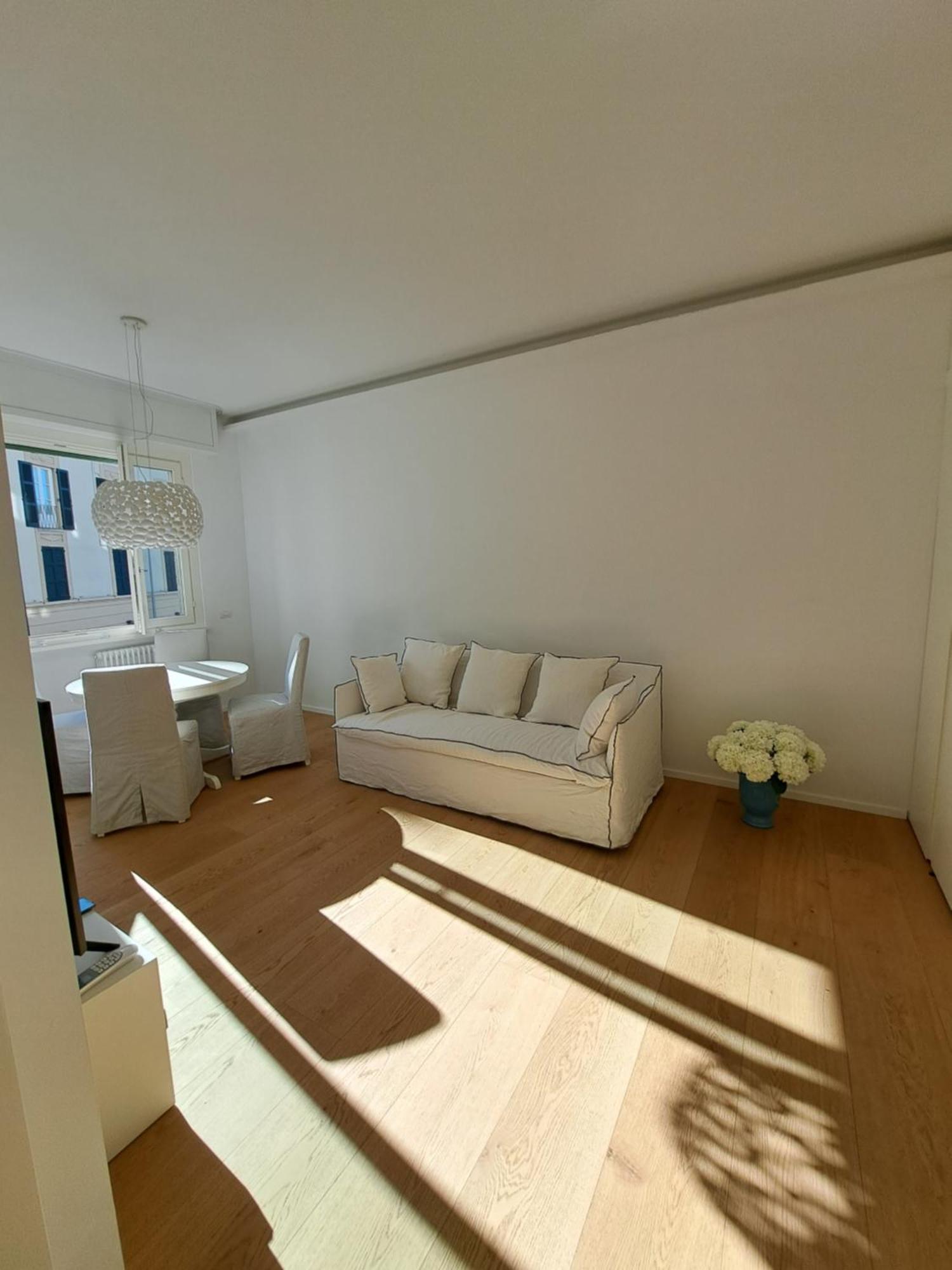 The Window On The Theatre And The Cathedral - Luxury Apartment Комо Екстериор снимка
