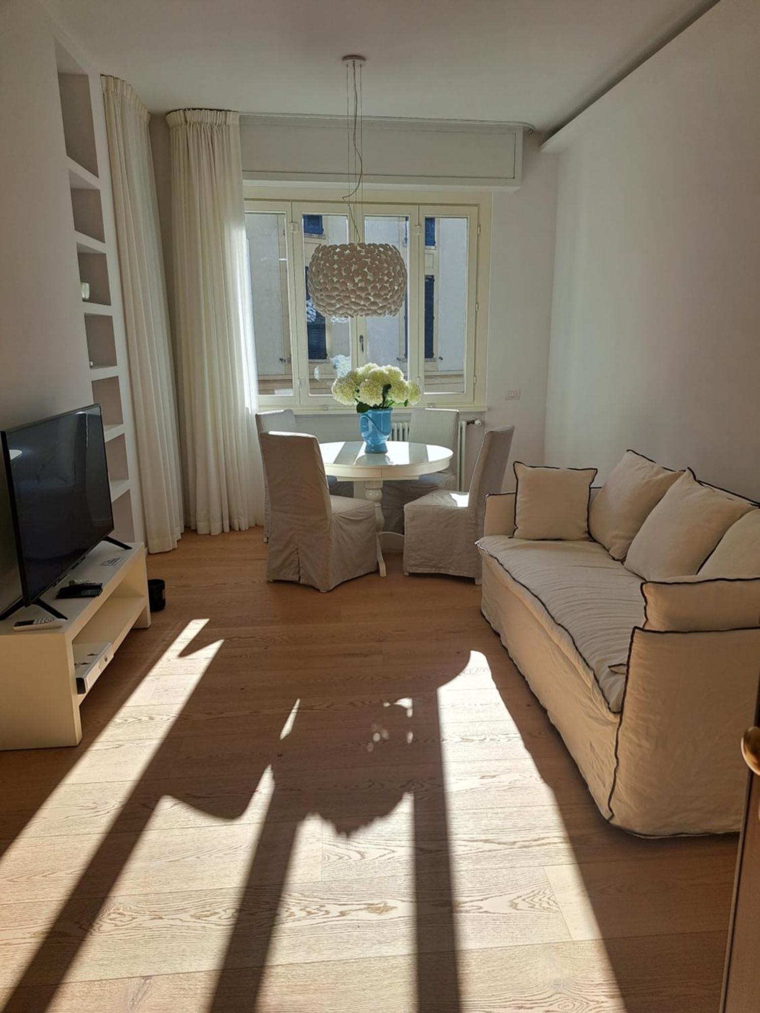 The Window On The Theatre And The Cathedral - Luxury Apartment Комо Екстериор снимка